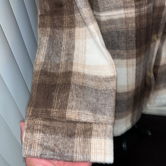 Banana Republic Womens
Shirt Jacket Brown Plaid
Shacket Oversized XL & Large - Picture 4 of 13